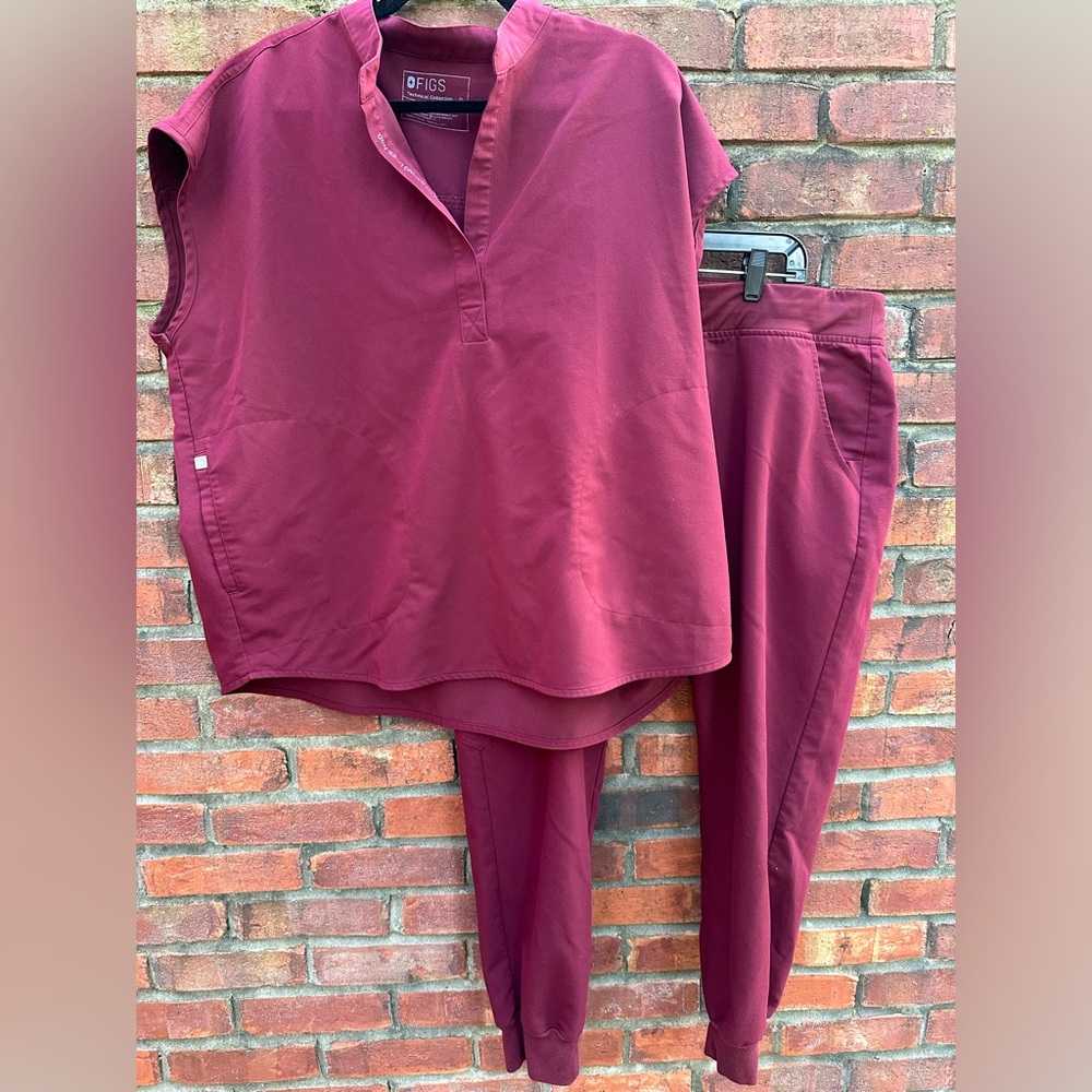 Maroon Figs Set: jogger pant and rafaela top